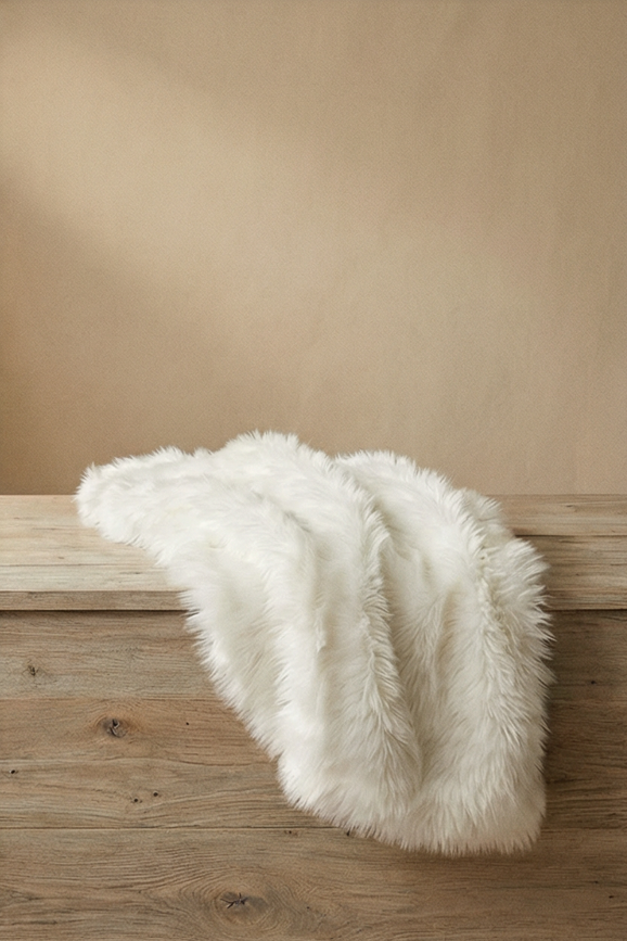 Snø Faux Sheepskin Hide Carpet/Throw